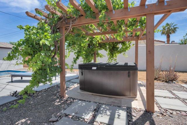 51480 Avenida Obregon, La Quinta CA: https://media.crmls.org/mediaz/d13b962f-3aef-4966-9d80-4b32284240ae.jpg