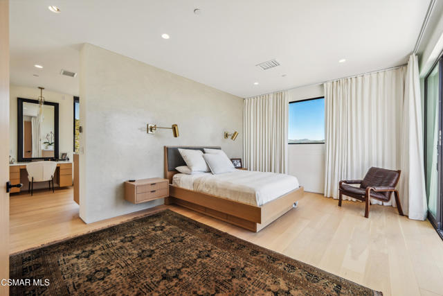 33433 Decker School Road, Malibu CA: https://media.crmls.org/mediaz/d13bd696-98b4-4c61-9abc-250a90b05c75.jpg