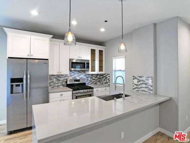 10560 SANTA MONICA, Los Angeles CA: https://media.crmls.org/mediaz/d13c07a3-30f2-47de-a32b-b24fe55f2714.jpg