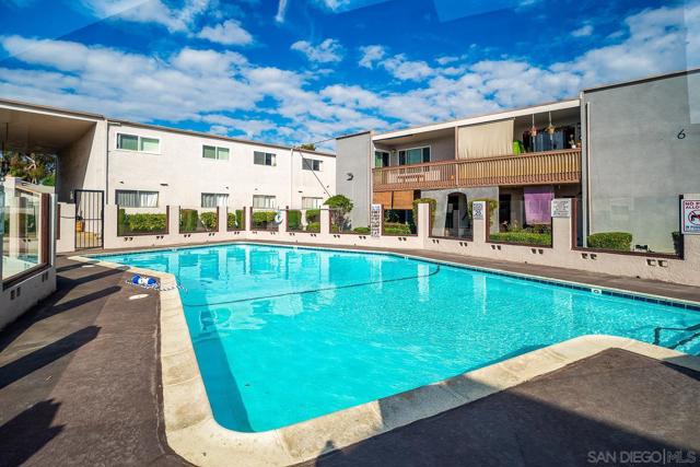 279 Moss St, Chula Vista CA: https://media.crmls.org/mediaz/d13ce3c4-50bf-4a48-92e1-43a4ccd7ffa0.jpg