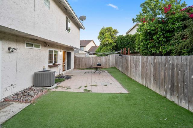 2714 Crownridge Ln, Spring Valley CA: https://media.crmls.org/mediaz/d13cf425-6db6-49fe-8b62-2b67923daf10.jpg