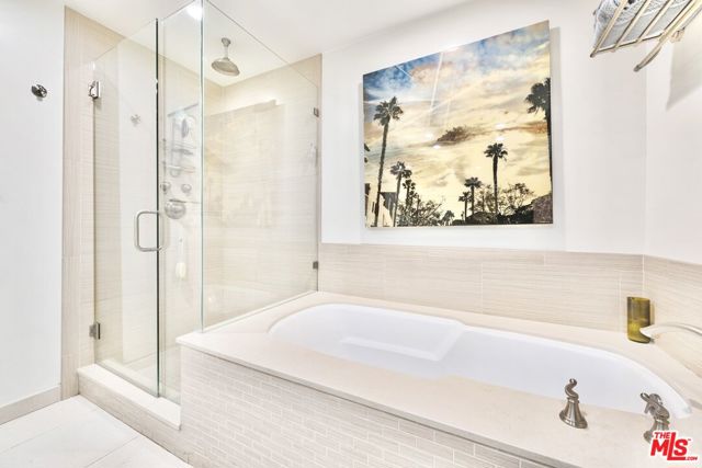 Image 16 of 26 For 357 Hayworth Avenue 201