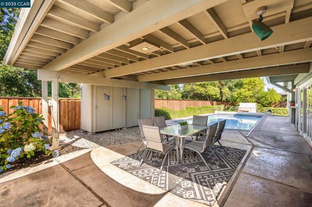 169 Larkwood Cir, Danville CA: https://media.crmls.org/mediaz/d13d8717-c557-4735-803d-96d438cd7f7a.jpg