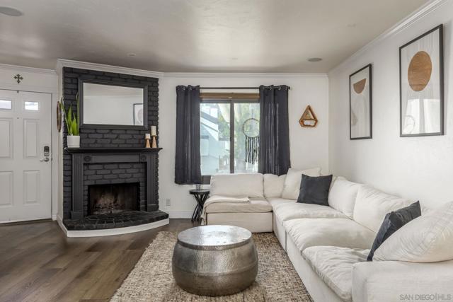 2298 Caminito Pajarito, San Diego CA: https://media.crmls.org/mediaz/d13e06f8-b136-4f4c-ae1d-1d036dd4fbec.jpg
