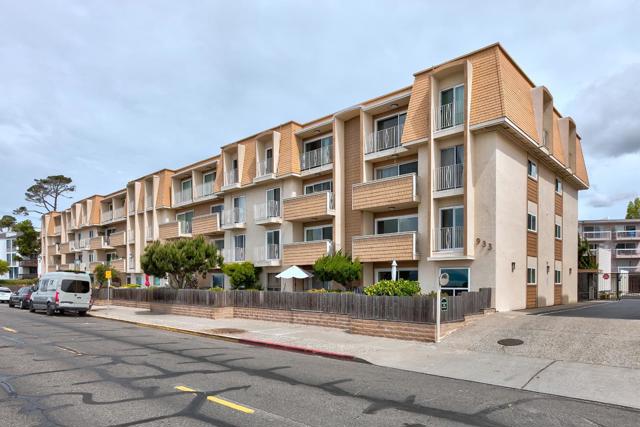 933 Shoreline Drive, Alameda CA: https://media.crmls.org/mediaz/d13e27dc-5272-4e51-923b-b858465333e9.jpg