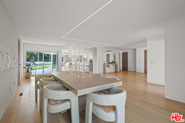 17116 Adlon Road, Encino CA: https://media.crmls.org/mediaz/d13eab4c-e959-4139-b39a-0279eb7ebdef.jpg