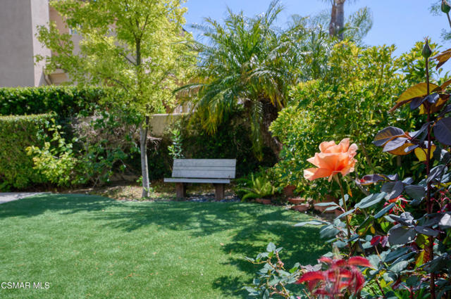 3695 Mapleknoll Place, Thousand Oaks CA: https://media.crmls.org/mediaz/d13ef8a9-55a3-4ebd-9d48-cf99d0acc0e6.jpg