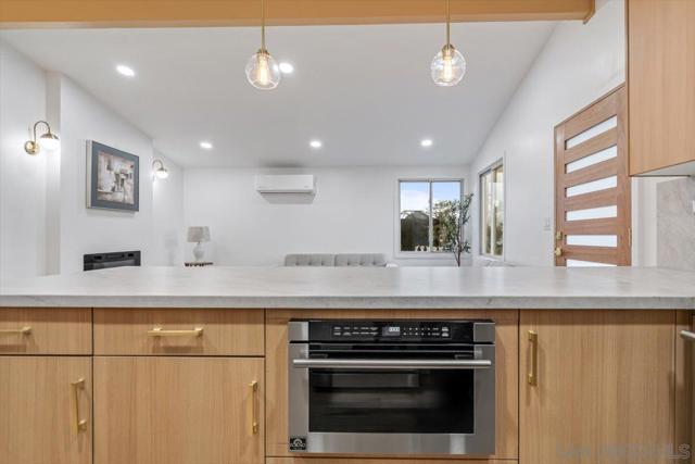 3161 Skipper St, San Diego CA: https://media.crmls.org/mediaz/d13f147a-d200-4276-9a3a-cbb35d2ef17a.jpg