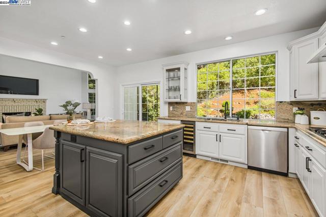 Image 18 of 48 For 952 Gray Fox Cir