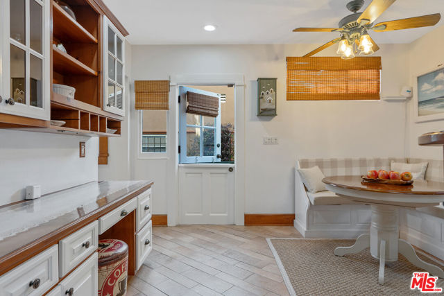 41 Vicente Terrace, Santa Monica CA: https://media.crmls.org/mediaz/d1401d6b-0c3c-448c-b51e-a6bd17305de7.jpg