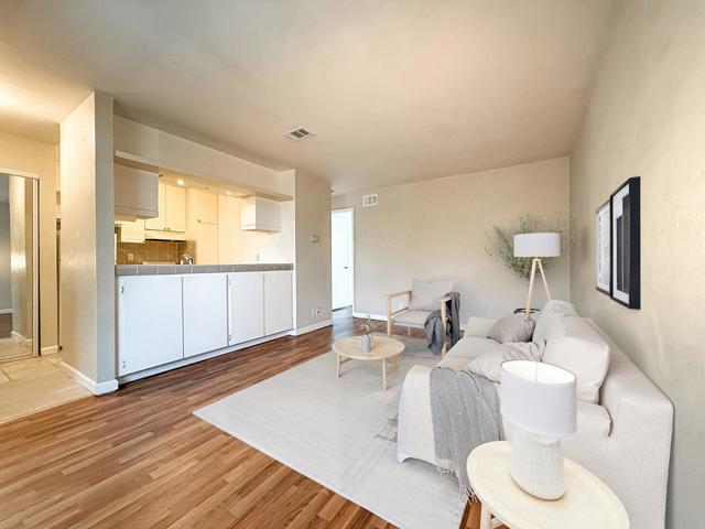 29629 Mountain Oak Court, Hayward CA: https://media.crmls.org/mediaz/d1408e06-55d5-42c7-8920-7b307deb9661.jpg