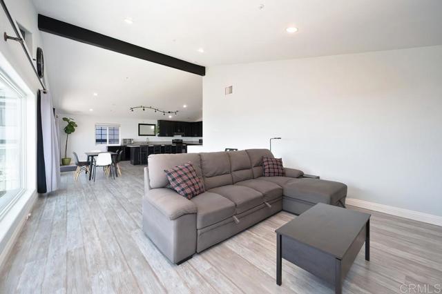 1656 Maria Avenue, Spring Valley CA: https://media.crmls.org/mediaz/d140ccf3-ceaf-4e9c-826b-26ed5424e114.jpg