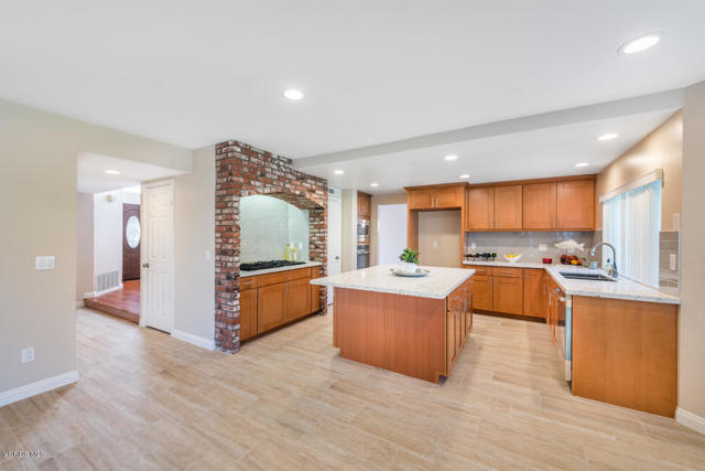 Detail Gallery Image 2 of 23 For 3403 Fayance Pl, Thousand Oaks,  CA 91362 - 5 Beds | 3 Baths