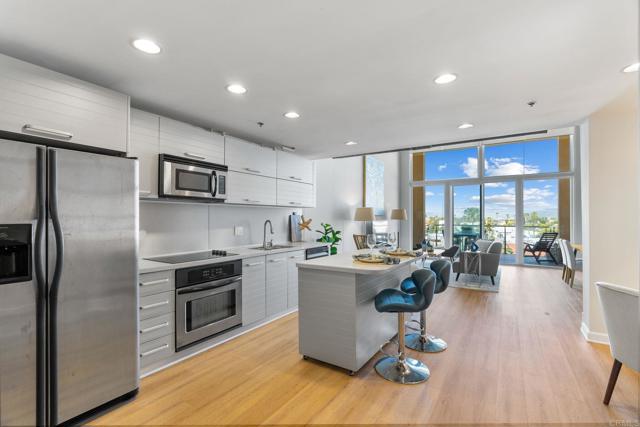 Detail Gallery Image 6 of 34 For 550 Seagaze Dr #26,  Oceanside,  CA 92054 - 1 Beds | 2 Baths