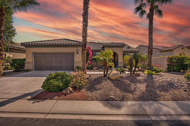 39492 Camino Piscina, Indio CA: https://media.crmls.org/mediaz/d141846f-9407-4511-a365-76e16d817687.jpg