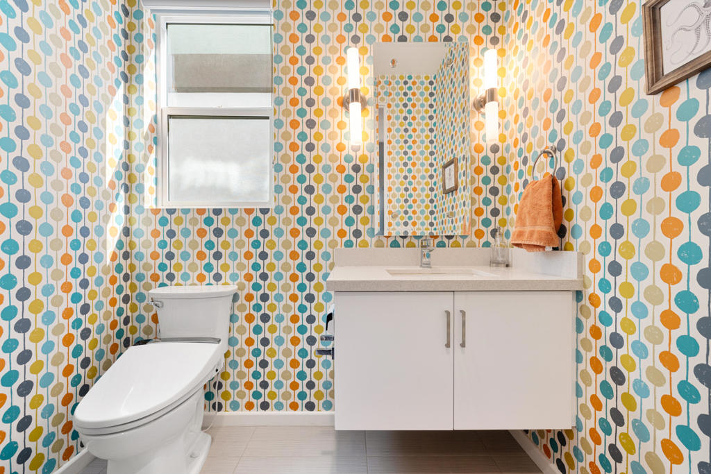https://media.crmls.org/mediaz/d142de6c-bec4-4443-8513-fd9b77a4b468.jpg?preset=X-Large