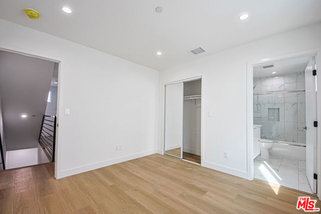 1636 Longwood Avenue, Los Angeles CA: https://media.crmls.org/mediaz/d142ebdc-9972-4cbd-a6ce-13284646130c.jpg