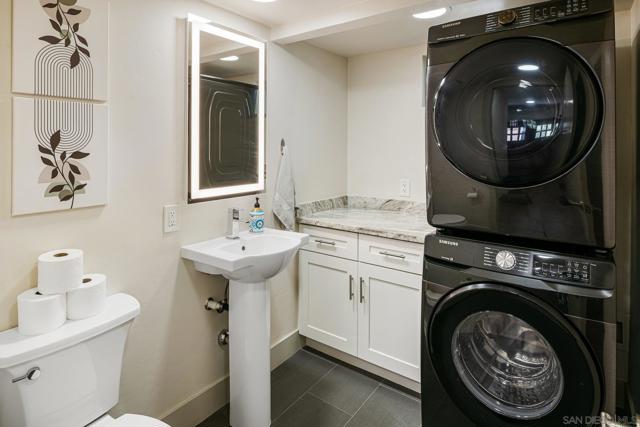 4430 Caminito Ocio, San Diego CA: https://media.crmls.org/mediaz/d1434140-6c20-4d12-a723-03807548ca8c.jpg