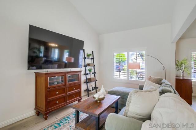 10518 Gabacho Dr, San Diego CA: https://media.crmls.org/mediaz/d14358e3-8b7d-462f-a4c5-b7d58eac14c3.jpg