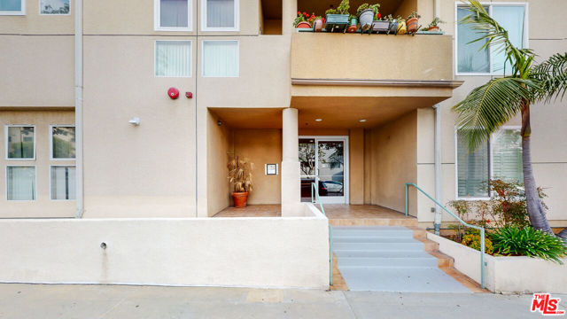 10790 Rose Ave #302, Los Angeles, CA 90034