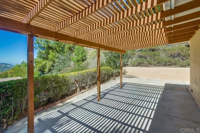 6032 Adobe Falls Rd, San Diego CA: https://media.crmls.org/mediaz/d1438d72-891b-41ed-975a-91ec7e5be5f8.jpg