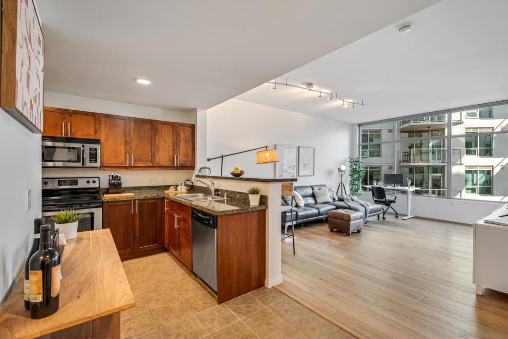 253 10Th Ave #329