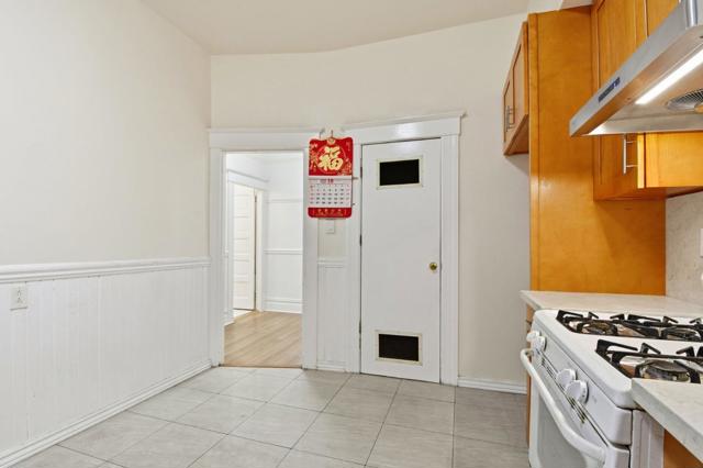 21182122 Mason Street, San Francisco CA: https://media.crmls.org/mediaz/d143c45c-2734-40eb-bdb0-8fb6971904e0.jpg