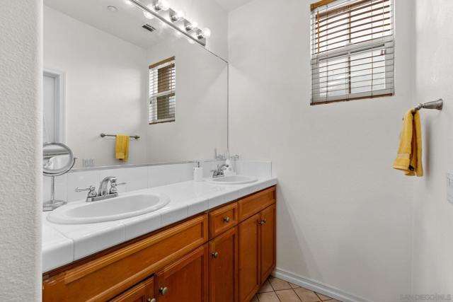 712 Spinnaker Point Terrace, San Diego CA: https://media.crmls.org/mediaz/d143fd90-93d6-4fbd-8c9b-c77766a1ae91.jpg