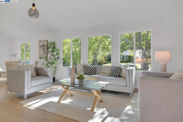 560 Old Orchard Drive, Danville CA: https://media.crmls.org/mediaz/d1441f05-0b5d-4f4b-b57e-ca611ee3ed84.jpg