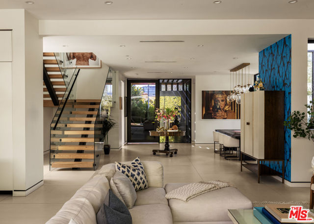 6509 Colgate Avenue, Los Angeles CA: https://media.crmls.org/mediaz/d144740e-bf17-4574-8bd9-f0df28c55877.jpg