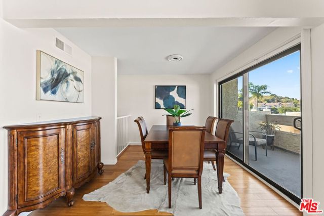 4227 Freedom Drive, Calabasas CA: https://media.crmls.org/mediaz/d1448cb1-8c3f-43ff-9279-6a1c2d3afdac.jpg
