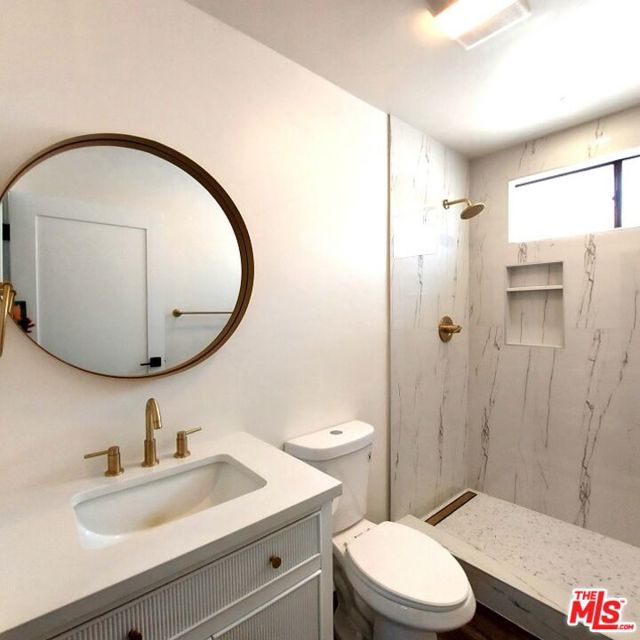 3831 W 60th Street, Los Angeles CA: https://media.crmls.org/mediaz/d145977a-6dfc-43d9-9885-244ae9257a6e.jpg