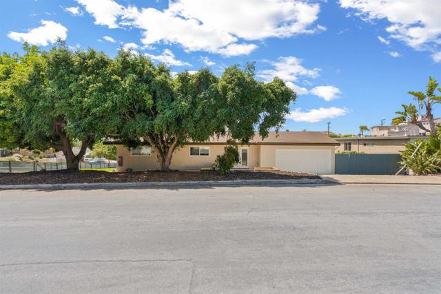 Detail Gallery Image 32 of 44 For 4542 Milton St, San Diego,  CA 92110 - 4 Beds | 3 Baths