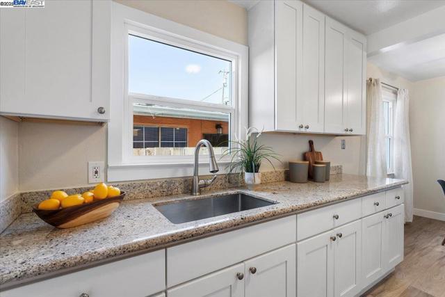 1629 Thrush Ave, San Leandro CA: https://media.crmls.org/mediaz/d14658b2-cc91-43e5-bde0-7c2a40a0f974.jpg