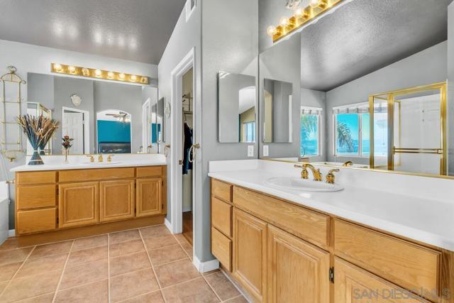 10496 Chaparral Dr, Santee CA: https://media.crmls.org/mediaz/d1468eab-1fa0-4ef0-849d-e0dc2947da28.jpg