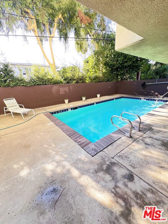 11700 Iowa Avenue, Los Angeles CA: https://media.crmls.org/mediaz/d146a234-fae7-4a37-abb9-8405c2fd1833.jpg