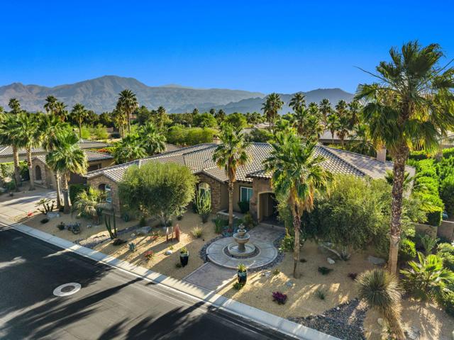 52395 Whispering Way, La Quinta CA: https://media.crmls.org/mediaz/d146a490-9d88-4491-bfa1-e711d022189f.jpg