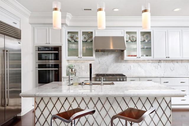 7127 Fay Avenue, La Jolla CA: https://media.crmls.org/mediaz/d147483f-0b8f-4f91-9424-7929404858ea.jpg