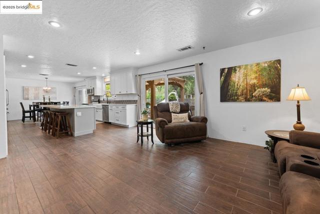Image 20 of 36 For 15086 Vista Knolls