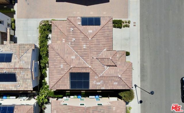 20659 W Beech Circle, Porter Ranch CA: https://media.crmls.org/mediaz/d147e4ec-e81a-45ad-9cfd-0aede5bdb465.jpg