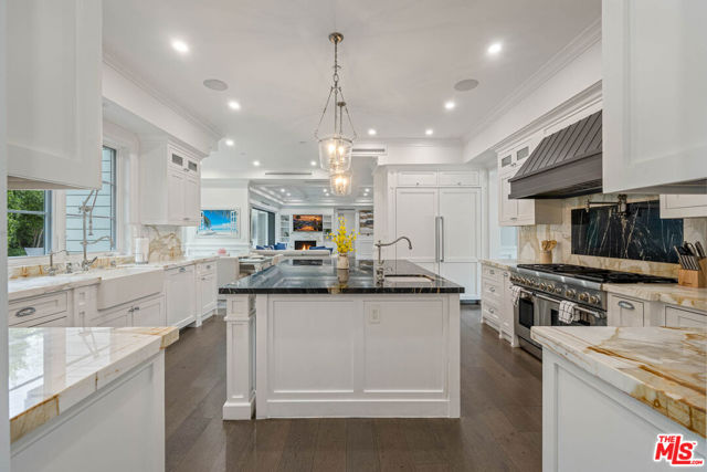 126 N Canyon View Drive, Los Angeles CA: https://media.crmls.org/mediaz/d148332a-0233-4af7-9724-30a38514a498.jpg