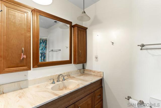 732 Hamilton Lane, Fallbrook CA: https://media.crmls.org/mediaz/d14845f0-7507-481d-9715-0a1de6aaffa4.jpg