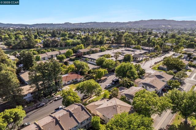 1050 Mohr Ln, Concord CA: https://media.crmls.org/mediaz/d148621e-b069-4feb-949e-c4bbe7867e7a.jpg