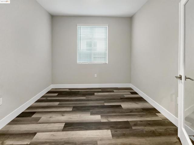 2066 Espana Ln, Rio Vista CA: https://media.crmls.org/mediaz/d14893a1-1698-4de7-82b0-578fcc34f045.jpg