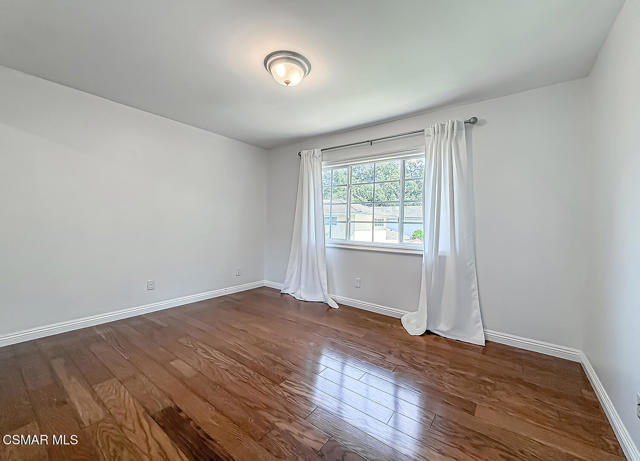 1646 Swansea Place, Westlake Village CA: https://media.crmls.org/mediaz/d1493f84-cd99-4e02-a2b3-0b4f2f2e2e77.jpg