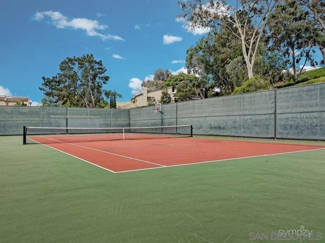 8871 Caminito Primavera, La Jolla CA: https://media.crmls.org/mediaz/d1495cda-a4e6-4aa8-bd67-ab96f3742fd9.jpg