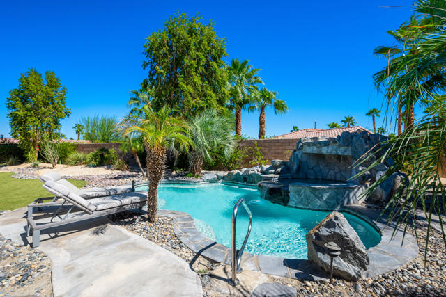 81207 Santa Rosa Court, La Quinta CA: https://media.crmls.org/mediaz/d1497cd1-c18d-4707-a8c0-acfe22779779.jpg