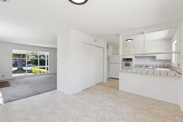 916 El Caminito, Livermore CA: https://media.crmls.org/mediaz/d14b4a81-699b-4a2a-8160-ceafadd87e43.jpg