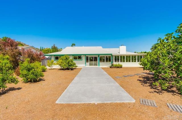12919 Evalyn Place, Poway CA: https://media.crmls.org/mediaz/d14bb36b-6c9d-4d98-9086-eb3a04f71afa.jpg