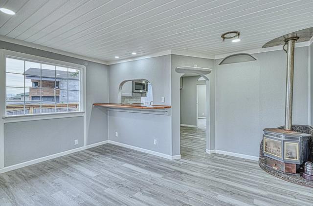 7550 Sandholdt Road, Moss Landing CA: https://media.crmls.org/mediaz/d14bd534-429a-4a9a-b1fc-2e78aa6ad632.jpg